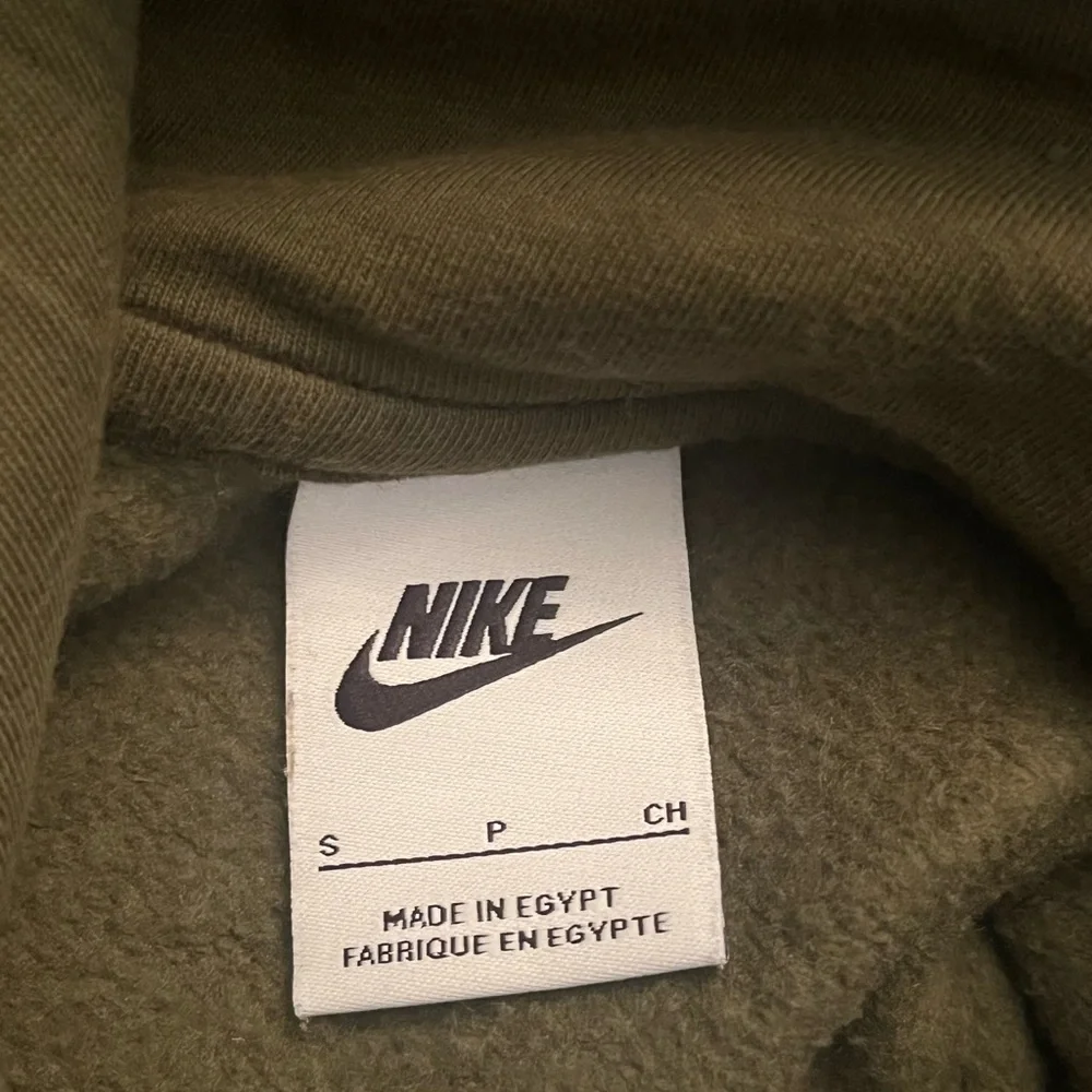 Nike Club Center Swoosh Hoodie AOP All Over Logo Olive Green Small DM7930-326 - Picture 5 of 6